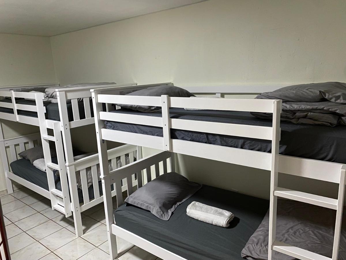 Single Size Top Bunk Bed - Mixed Shared Room Miami Springs Екстер'єр фото